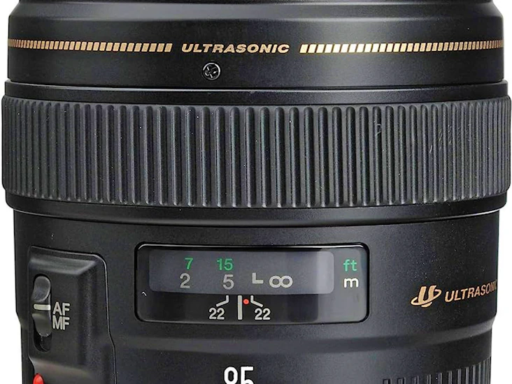 Canon ef 85mm f/1.8 usm medium telephoto lens