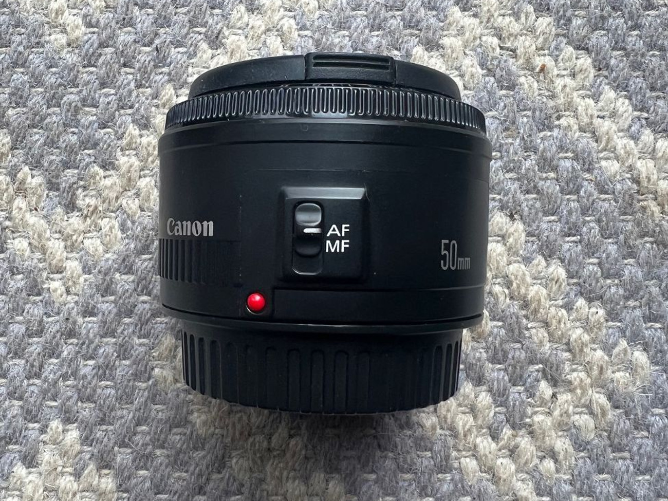 Canon ef f1.8 50mm prime lens