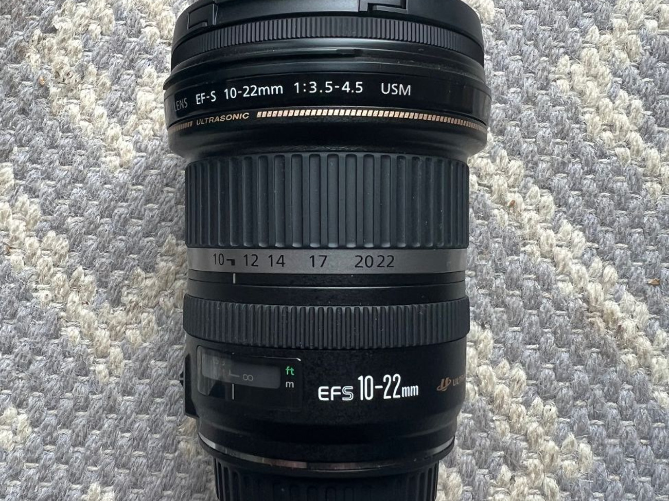 Canon ef-s 10-22mm zoom f3.5-4.5 usm wide angle lens