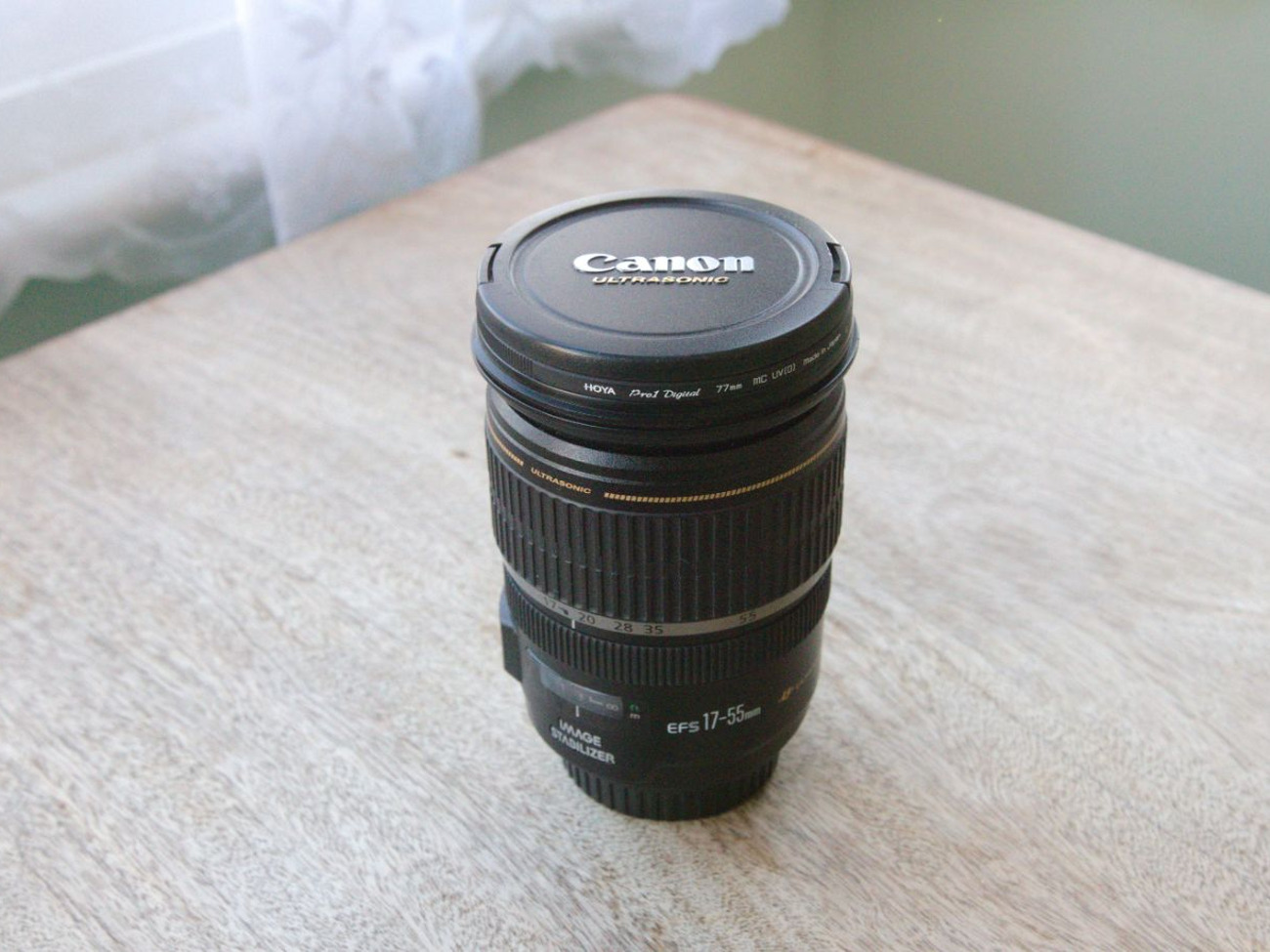 Canon ef-s 17-55 mm f/2.8 is usm lens + uv filter