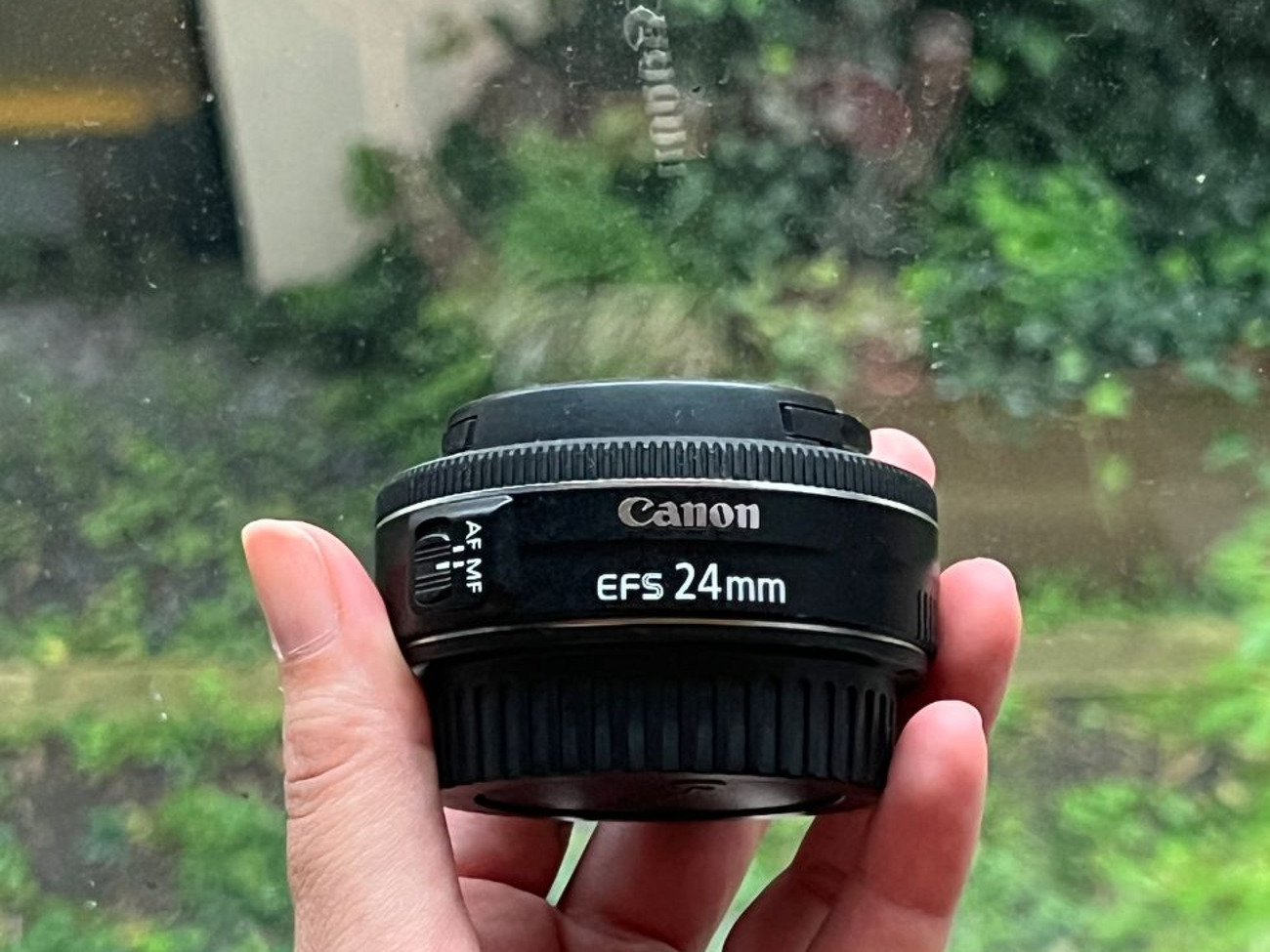 Canon ef-s 24mm f/2.8 stm