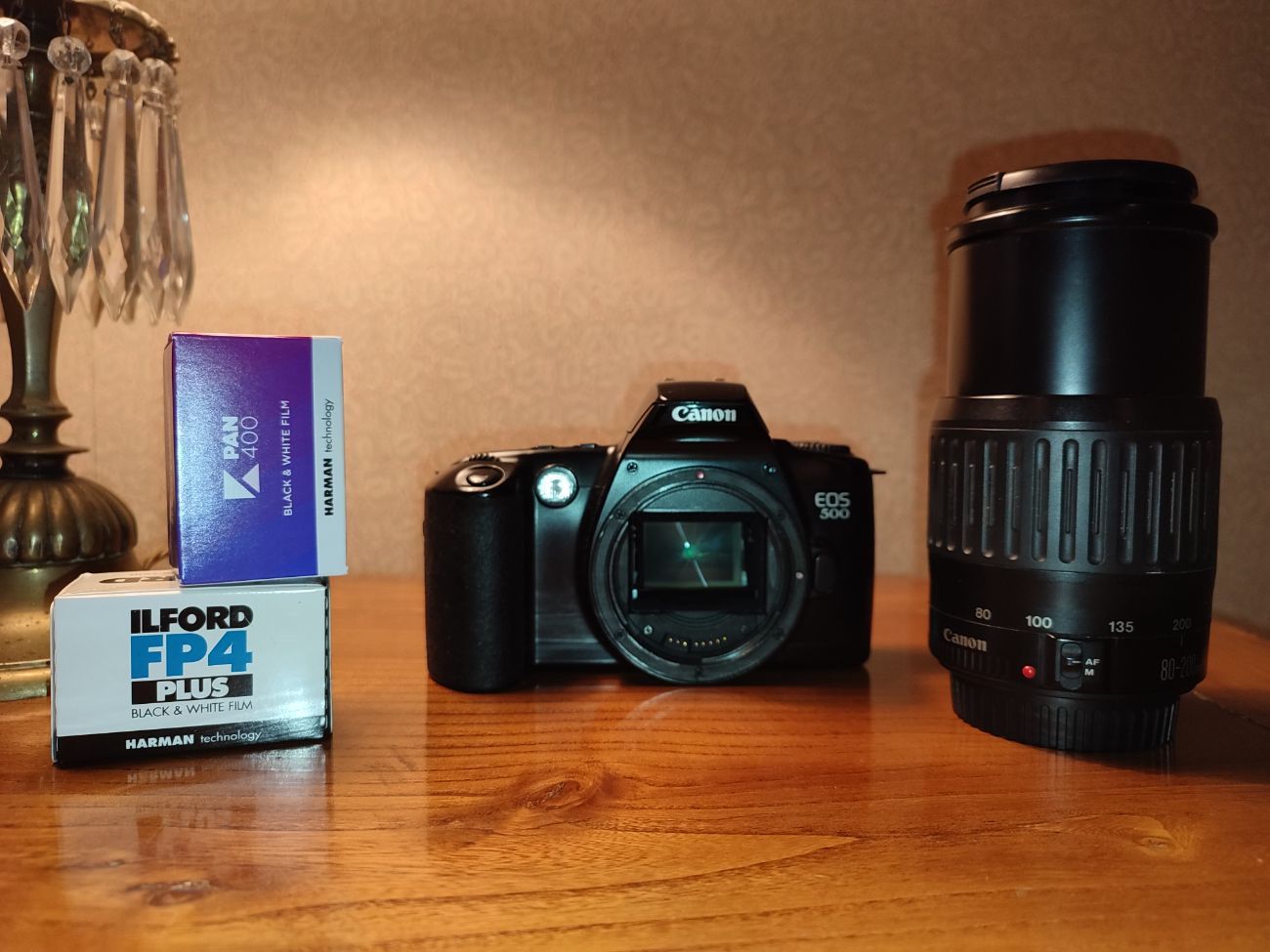 Canon eos 500 film camera