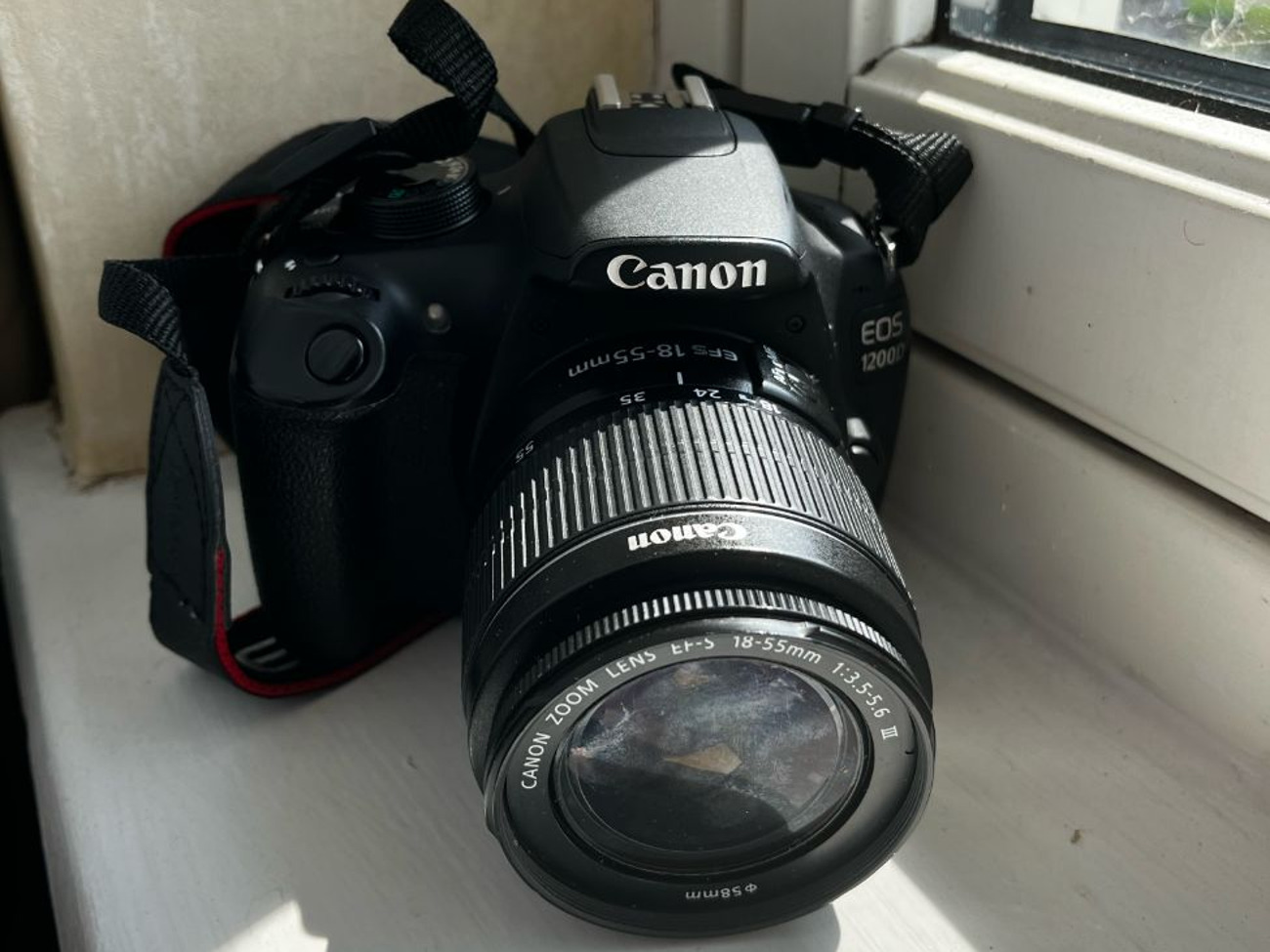 Canon eos 1200d with ef-s 18-55mm lens