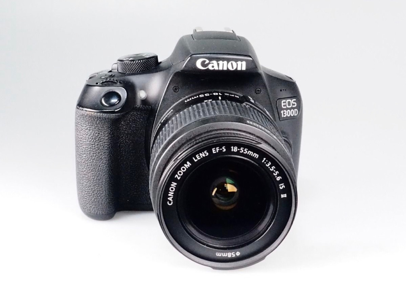 Canon eos 1300d dslr camera w/bag