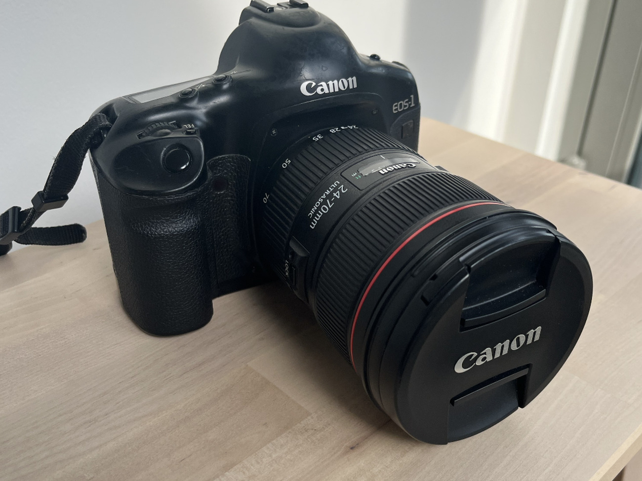 Canon EOS-1V – Appareil Photo Argentique 35mm – Noir – Occasion