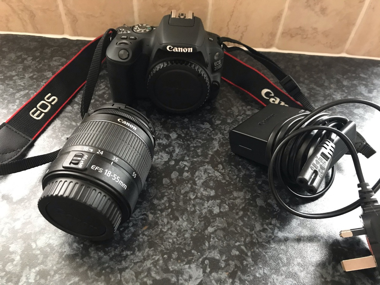 Canon eos 200d black + ef-s 18-55mm f/4-5.6 is stm lens