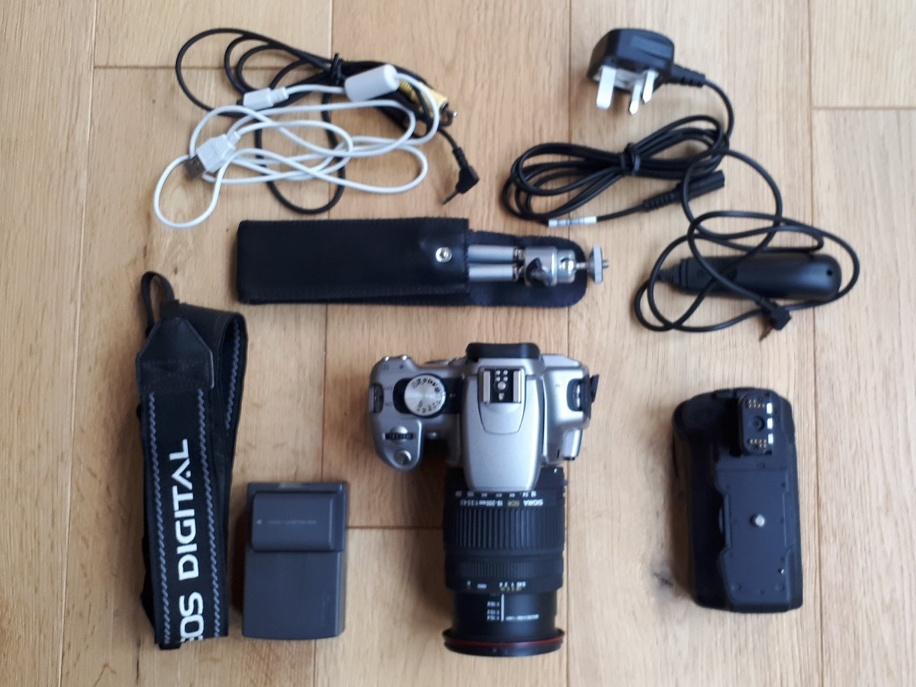 Canon eos 350d, 18 - 200mm lens & battery grip