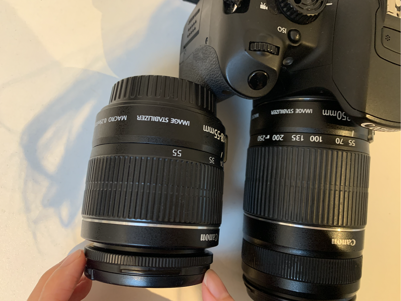 Canon eos 650d + 18-55mm +55-250mm + sd card + tripod