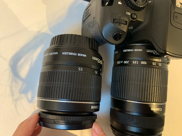 Canon eos 650d + 18-55mm +55-250mm + sd card + tripod