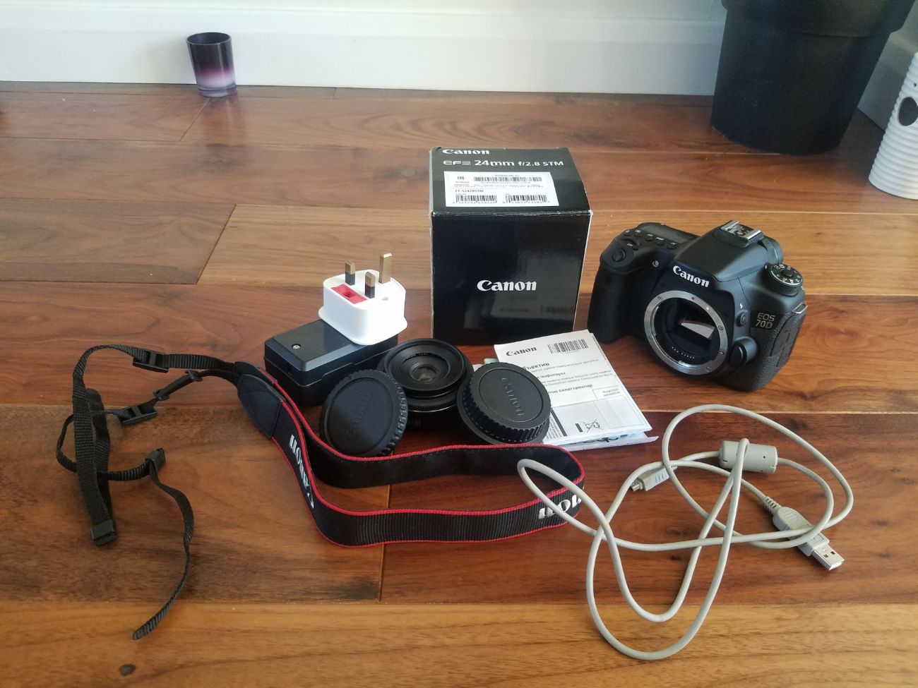 Canon eos 70d camera w/ef 24mm f/2.8 stm ef-s lens