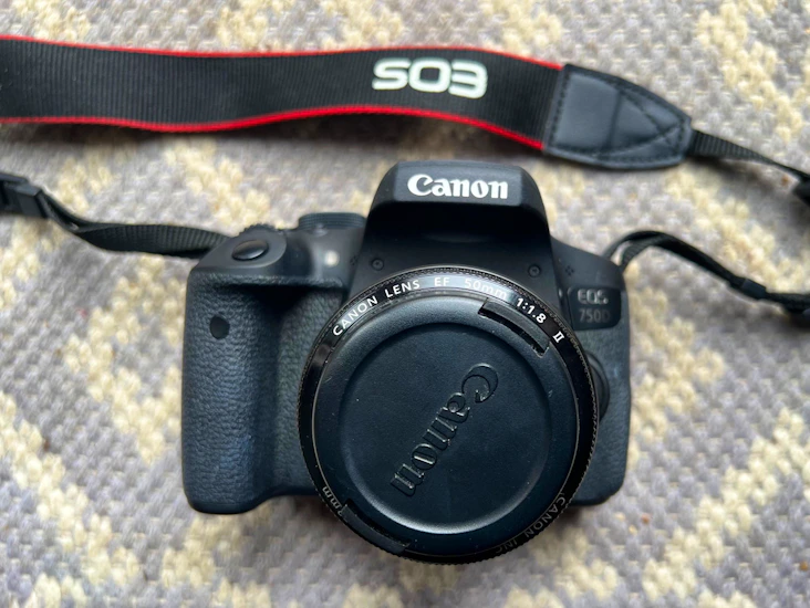 Canon eos 750d camera body only (shown with 50mm lens)