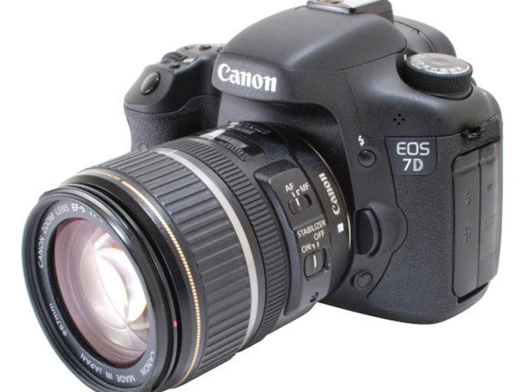 Canon eos 7d + 18-55mm lens
