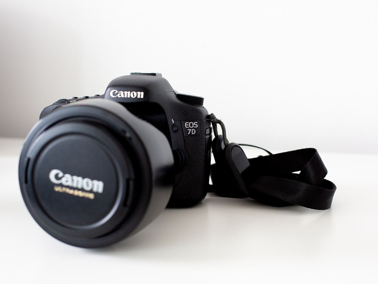 Canon eos 7d - with optional canon 24-105mm lens
