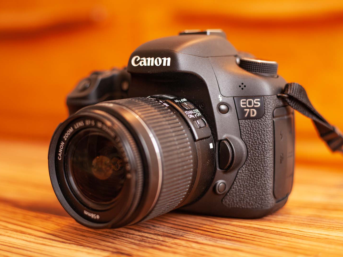Canon eos 7d with 18-55mm zoom lens