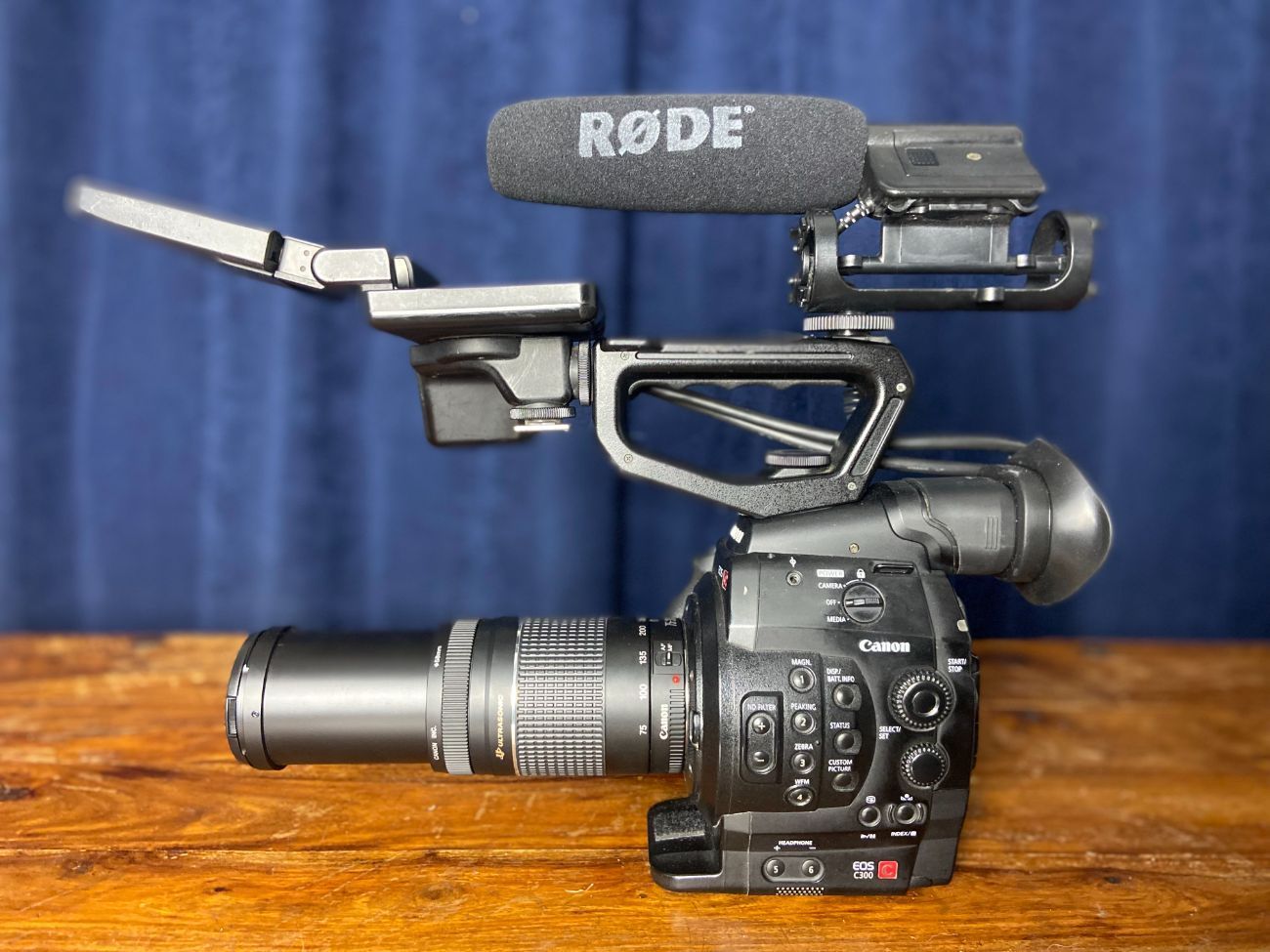 Canon eos c300 camera kit