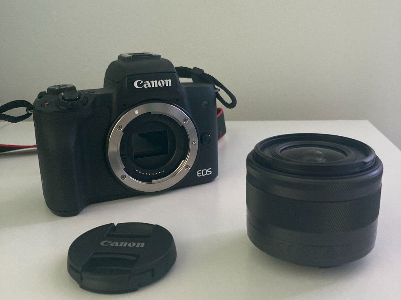 Canon eos m50 mirrorless camera