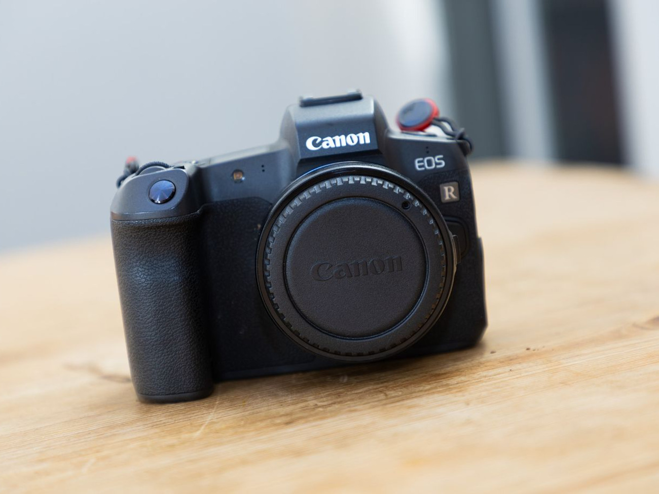 Canon eos r mirrorless dslr camera - body only