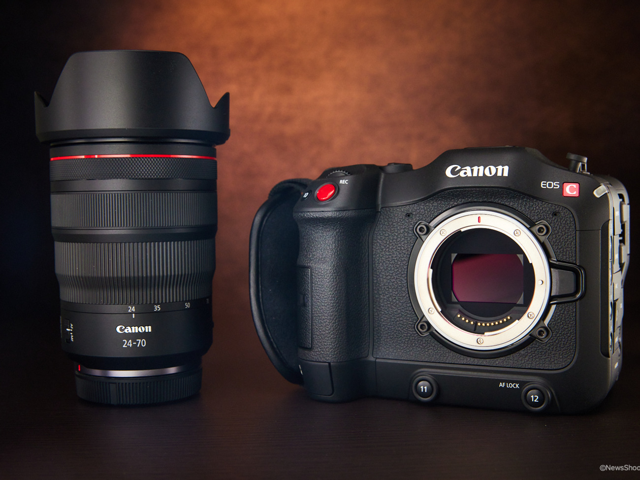 Canon eos r5c + rf 24-70 f2.8 is