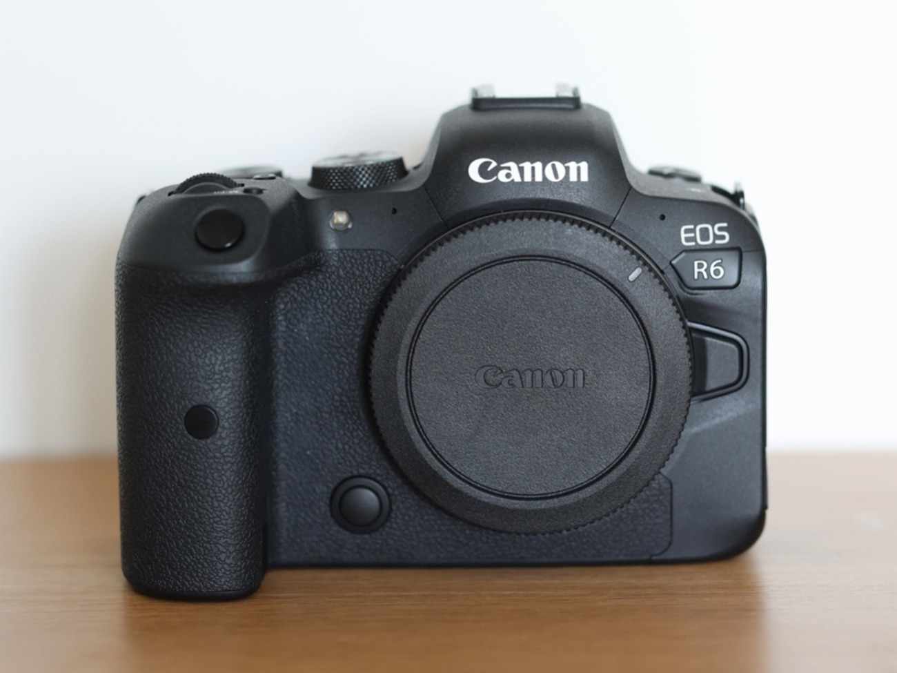Canon eos r6 mirrorless camera