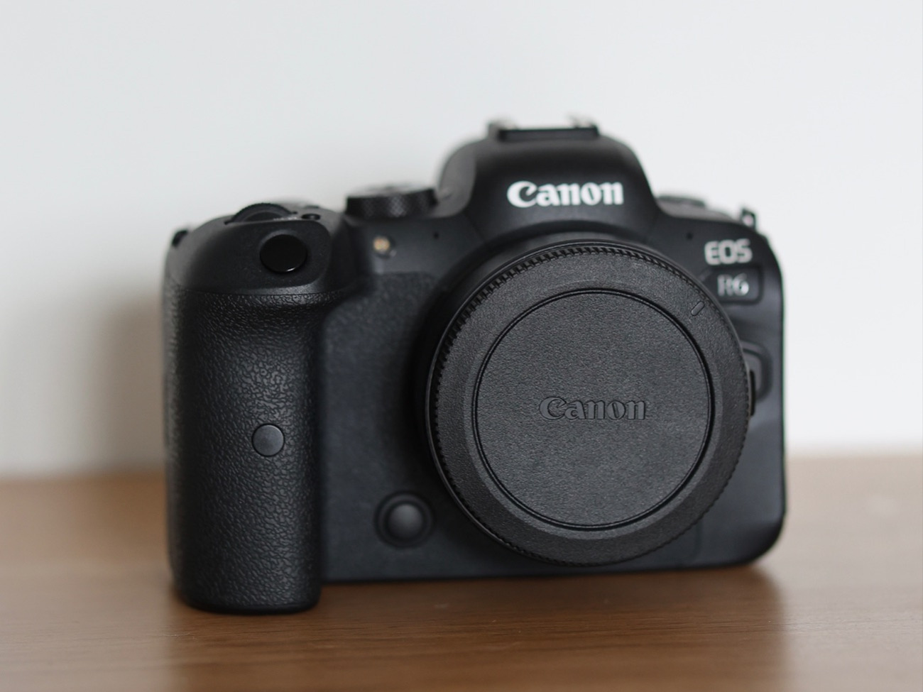 Canon eos r6 mirrorless camera with ef-eos r mount adapter