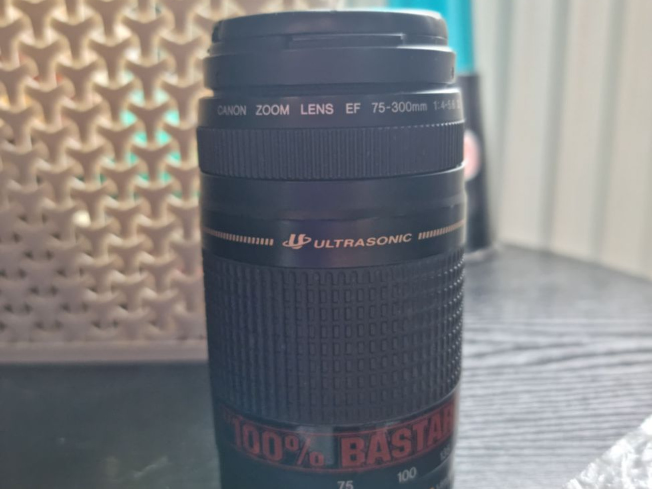 Canon eos zoom lens 75-300 mm