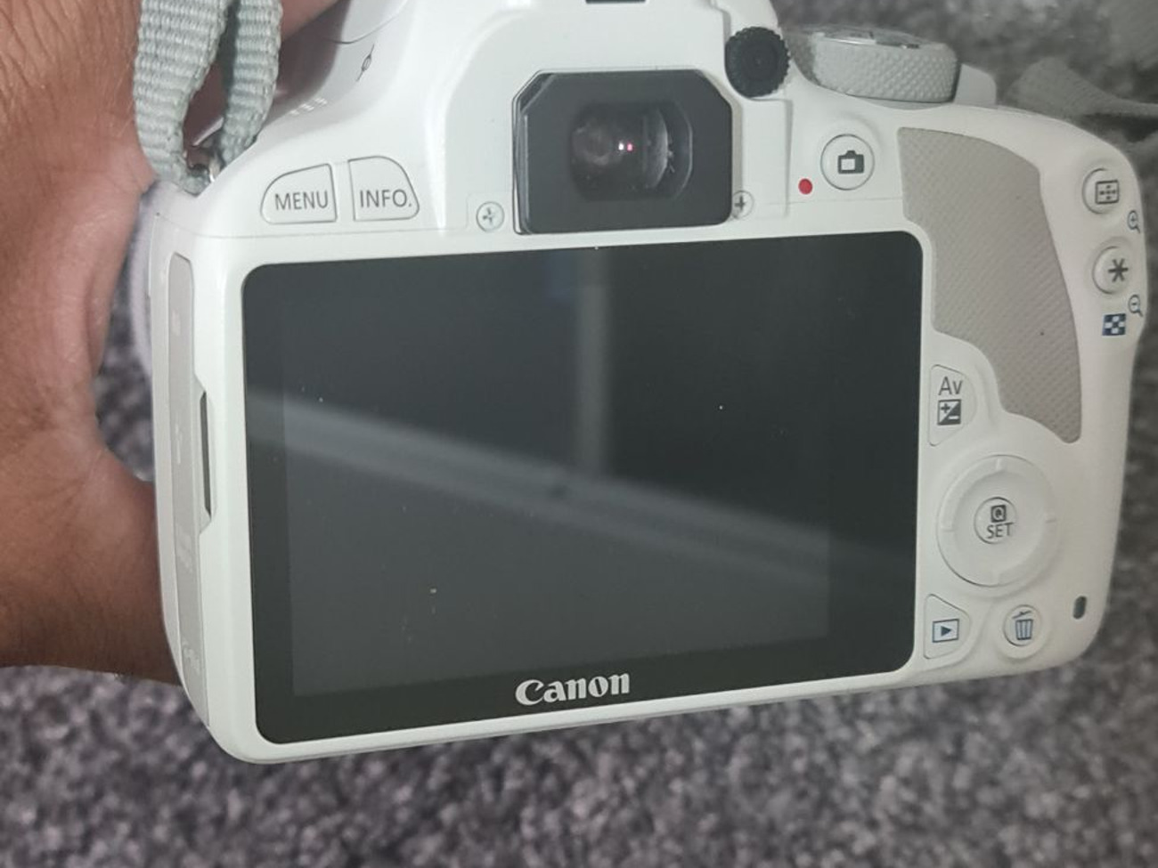 Canon eos100d dslr camera