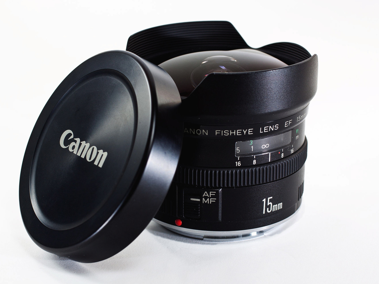 Canon fisheye lens ef 15mm f/2.8