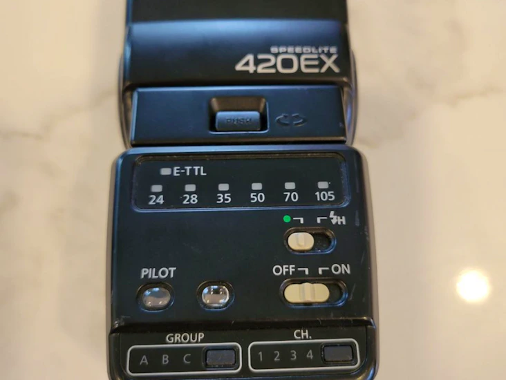 Canon flash 420ex speedlite