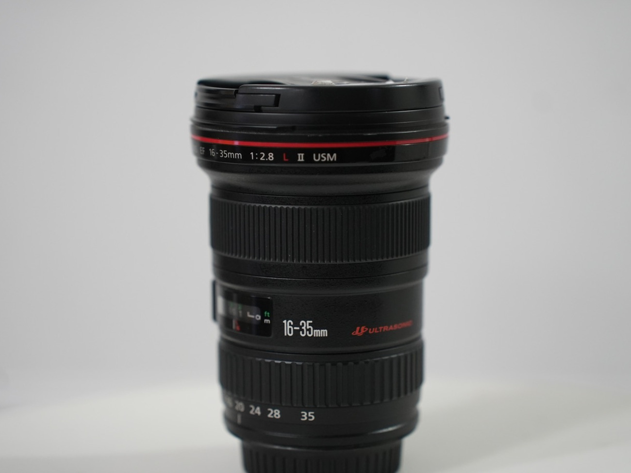 Canon l 16-35mm f/2.8 zoom lens ii