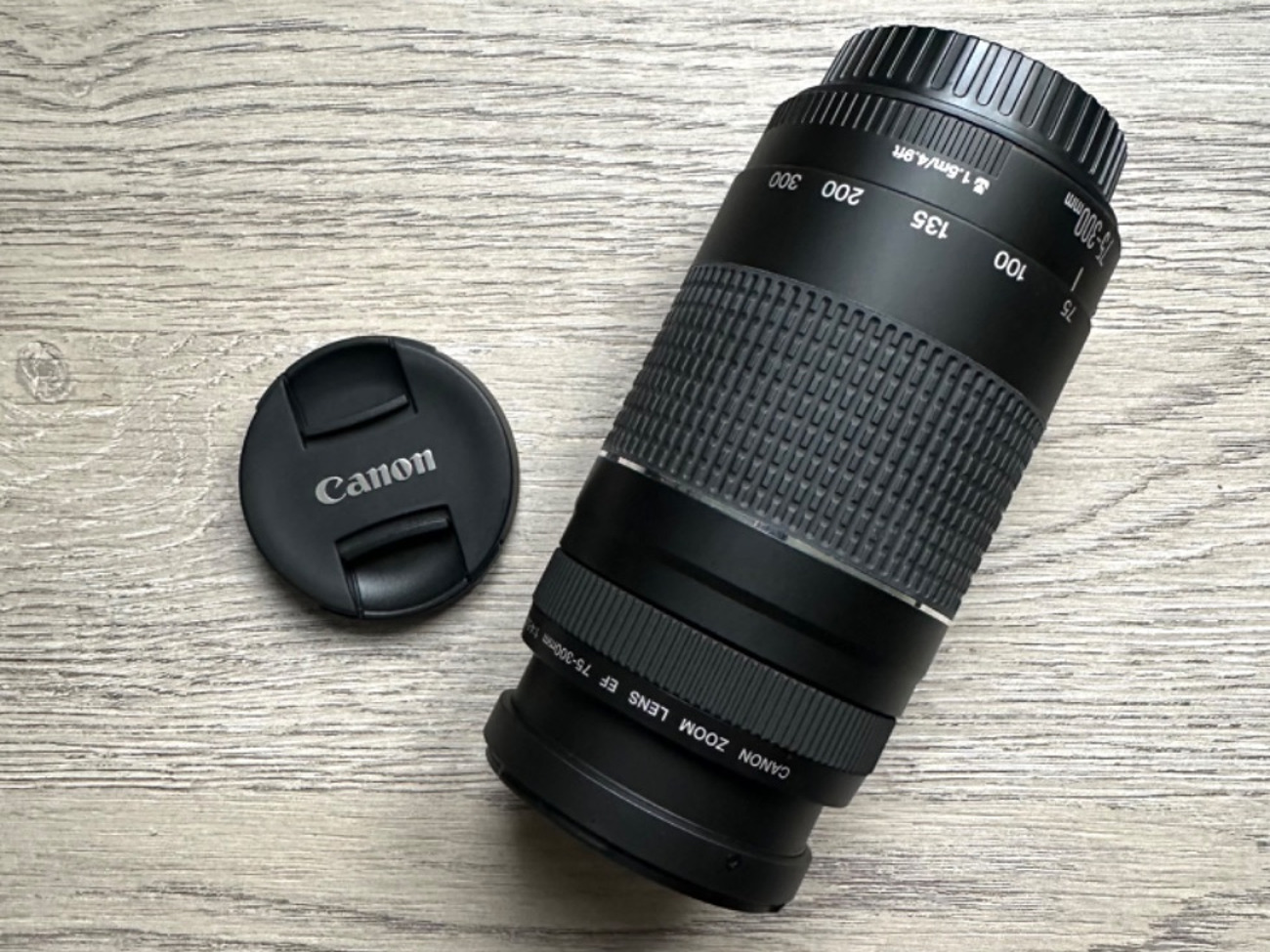Canon zoom lens ef 75-300mm 