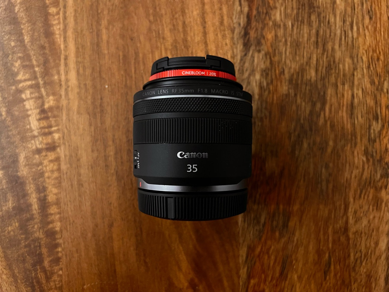 Canon lens rf 35mm f1.8 + moment 52mm cinebloom 20