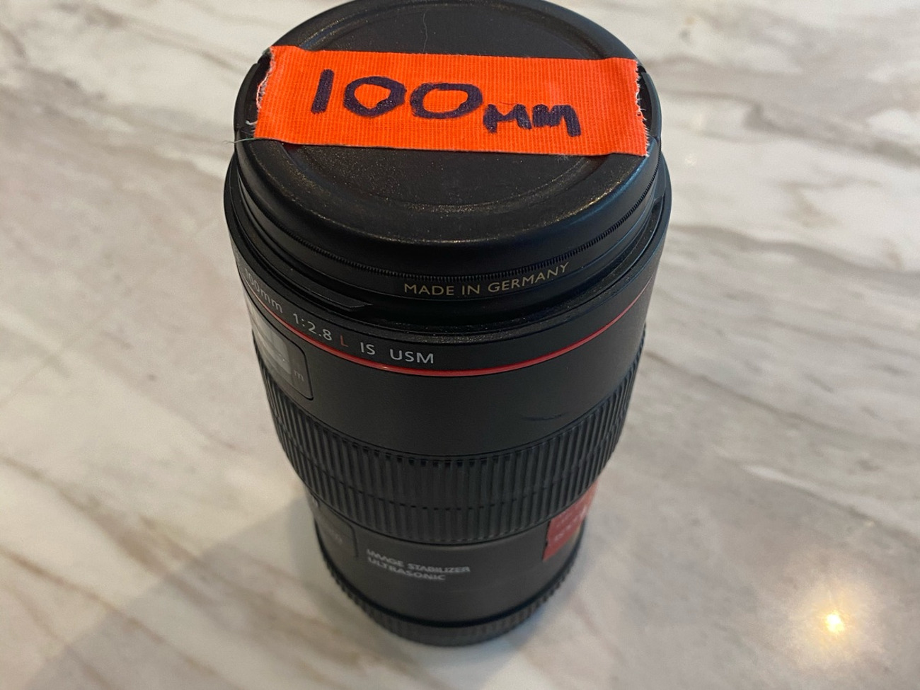 Canon macro 100mm ef lens 