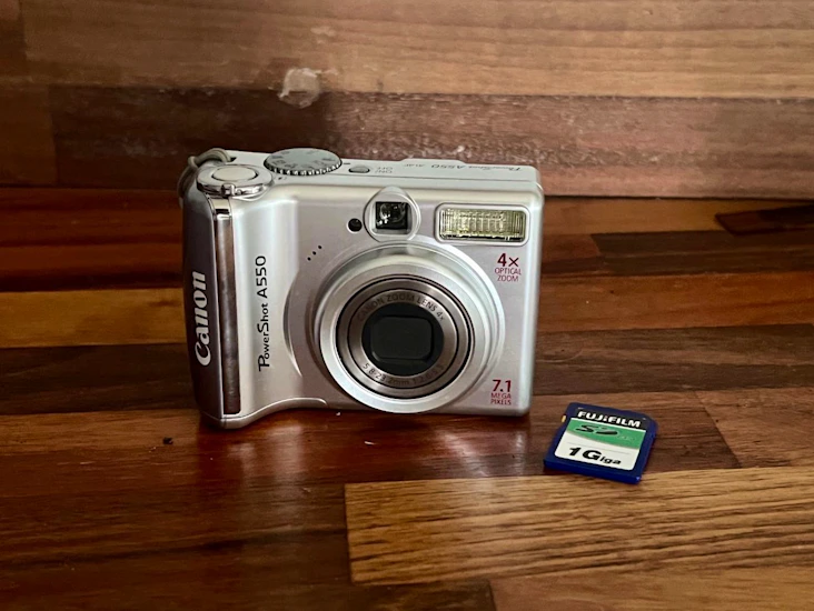 Canon powershot a550 7.0mp, 4x optical zoom digital camera