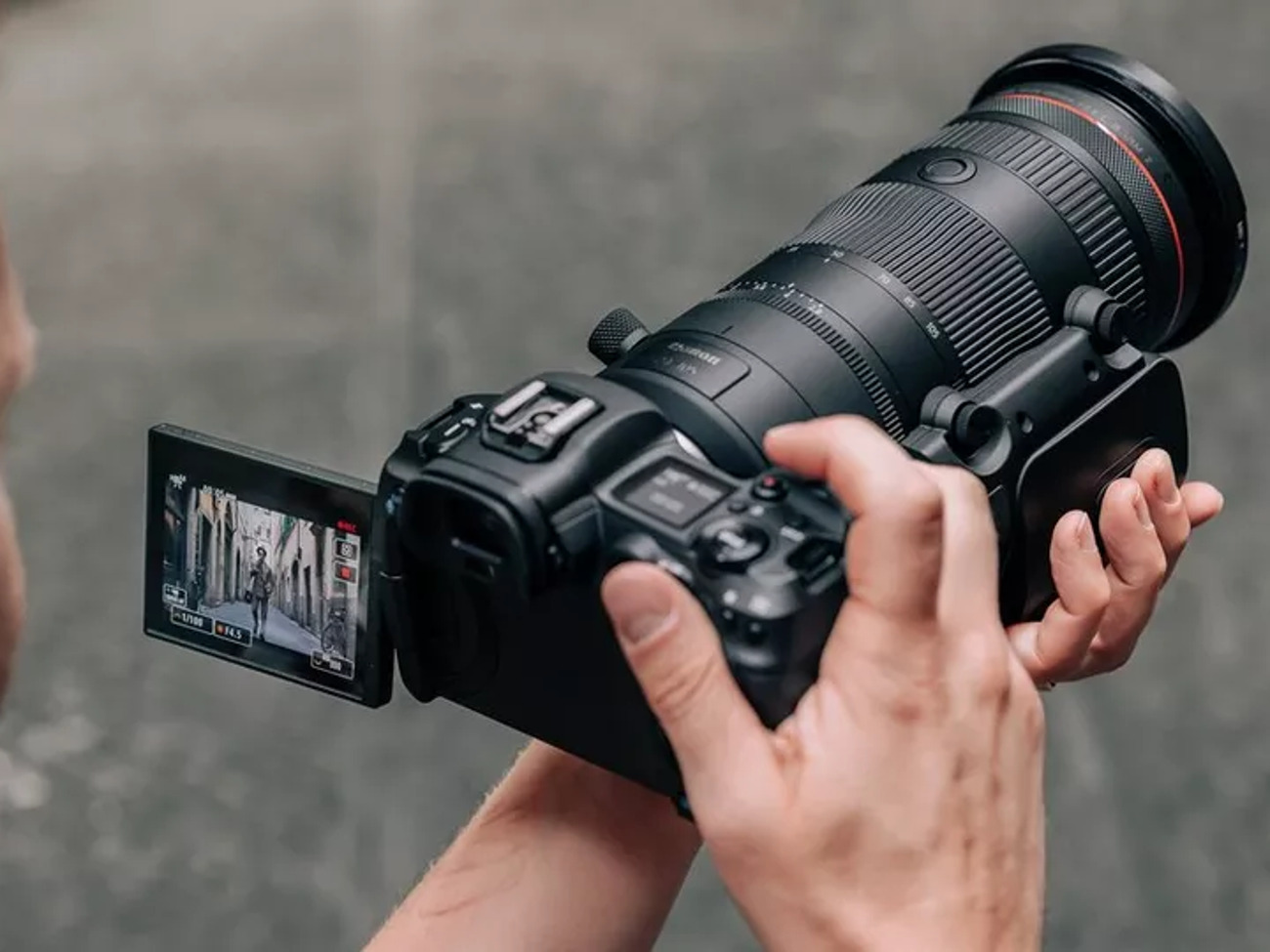 Canon r5 - rf 24-105mm f2.8 is usm z lens