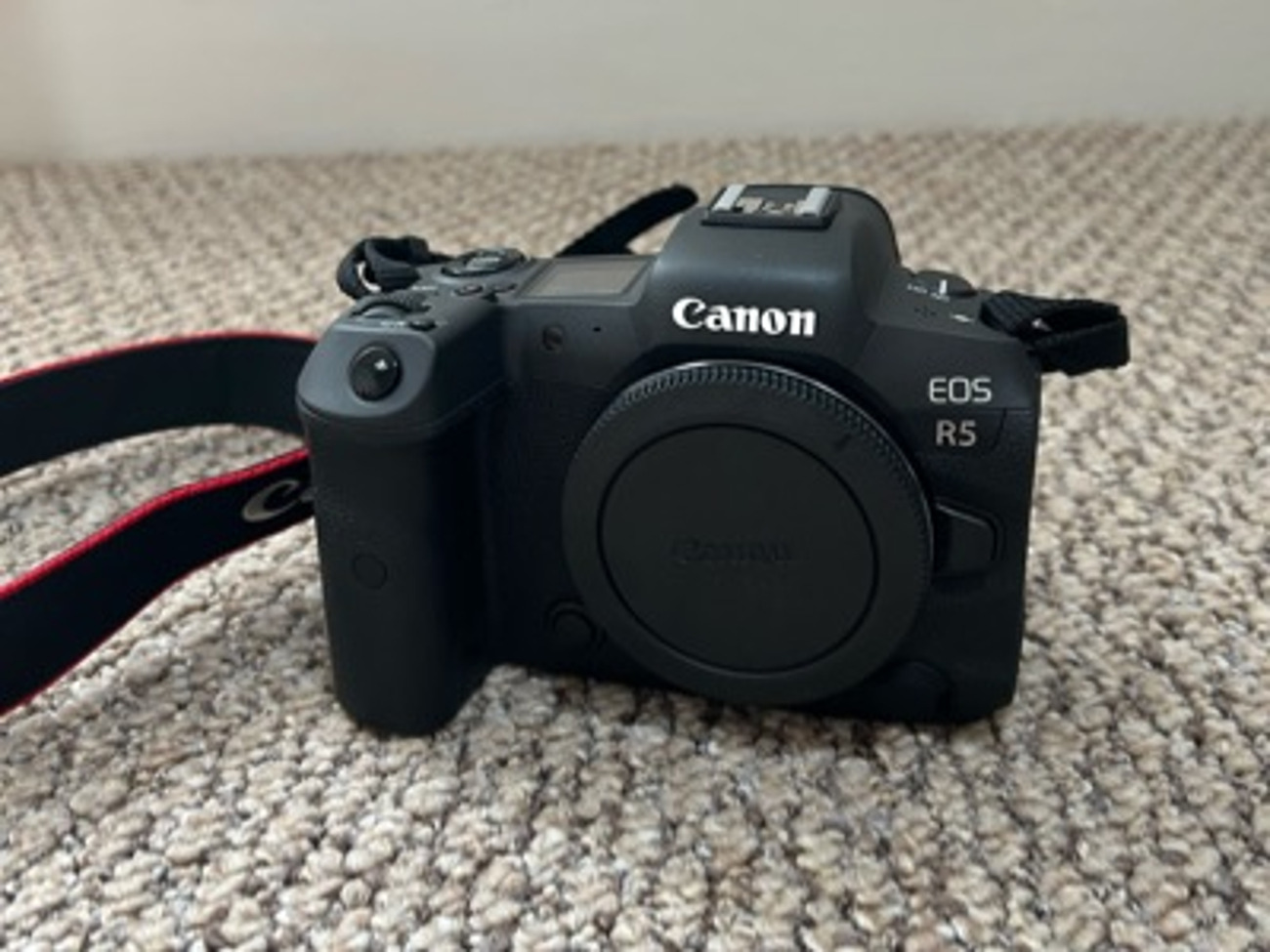 Canon r5 mirrorless camera body only