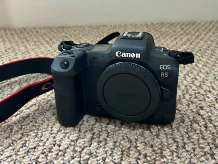 Canon r5 mirrorless camera body only