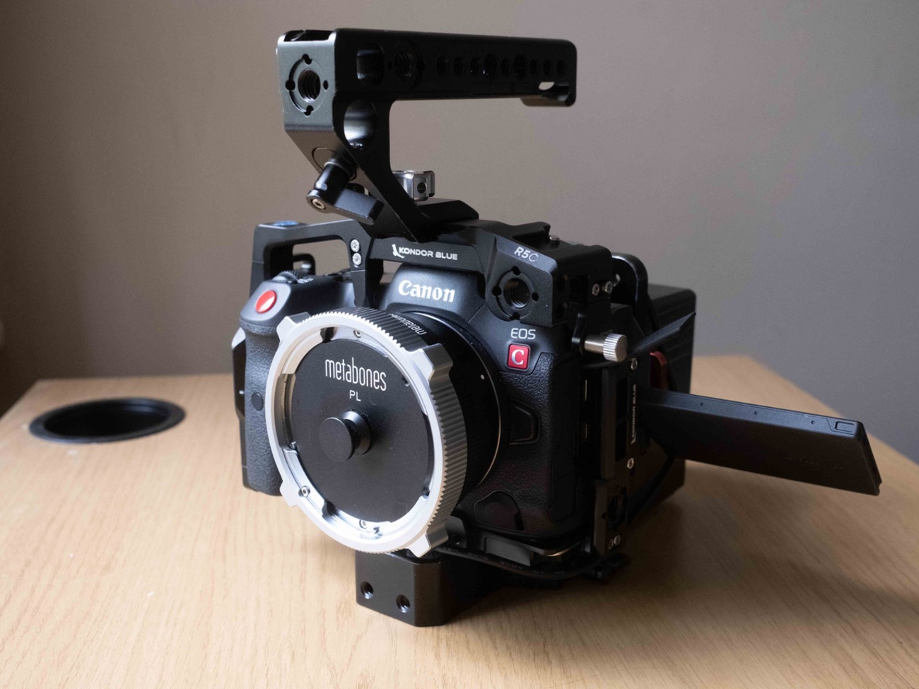 Canon r5c - pl/ef, dtap, lenses, cage, v locks (8k raw video package)