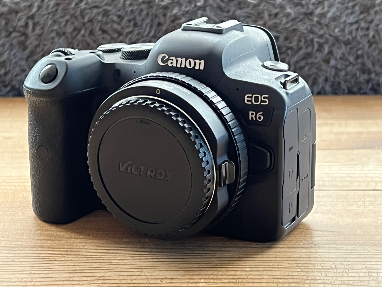 Canon r6 mirrorless up to 20fps & 4kvideo with eye detect af
