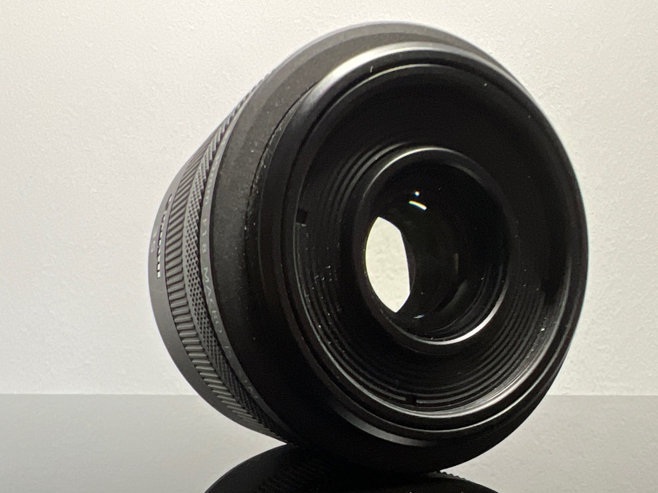 Canon rf 35mm f/1.8 macro is stm