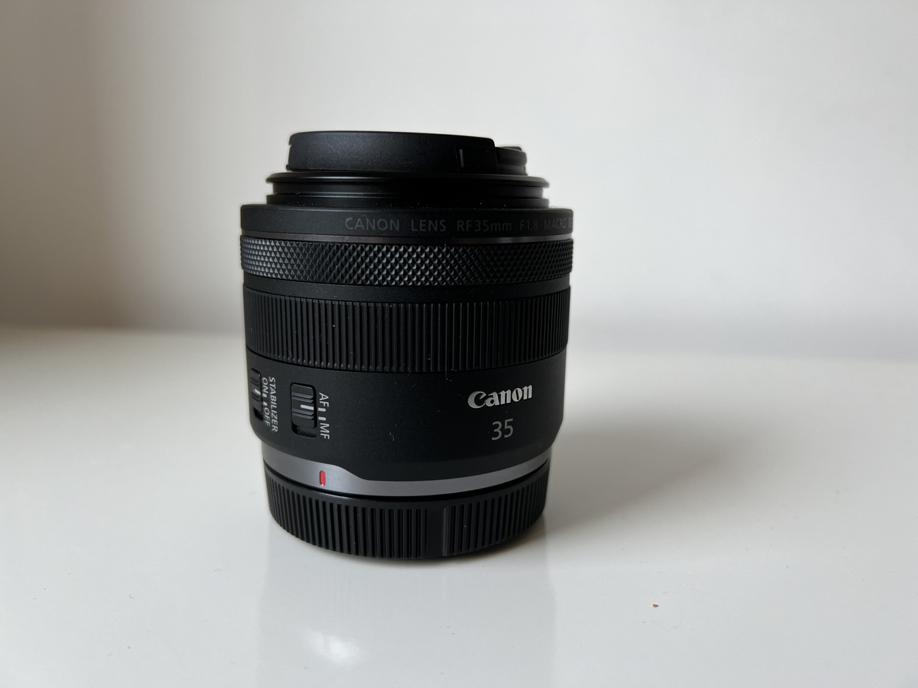 Canon rf 35mm f/1.8 macro is stm lens
