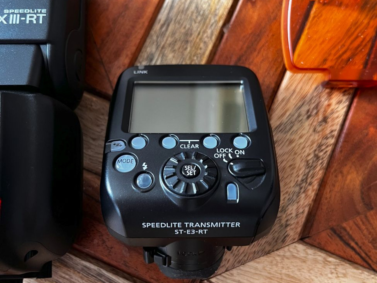 Canon st-e3-rt speedlite transmitter