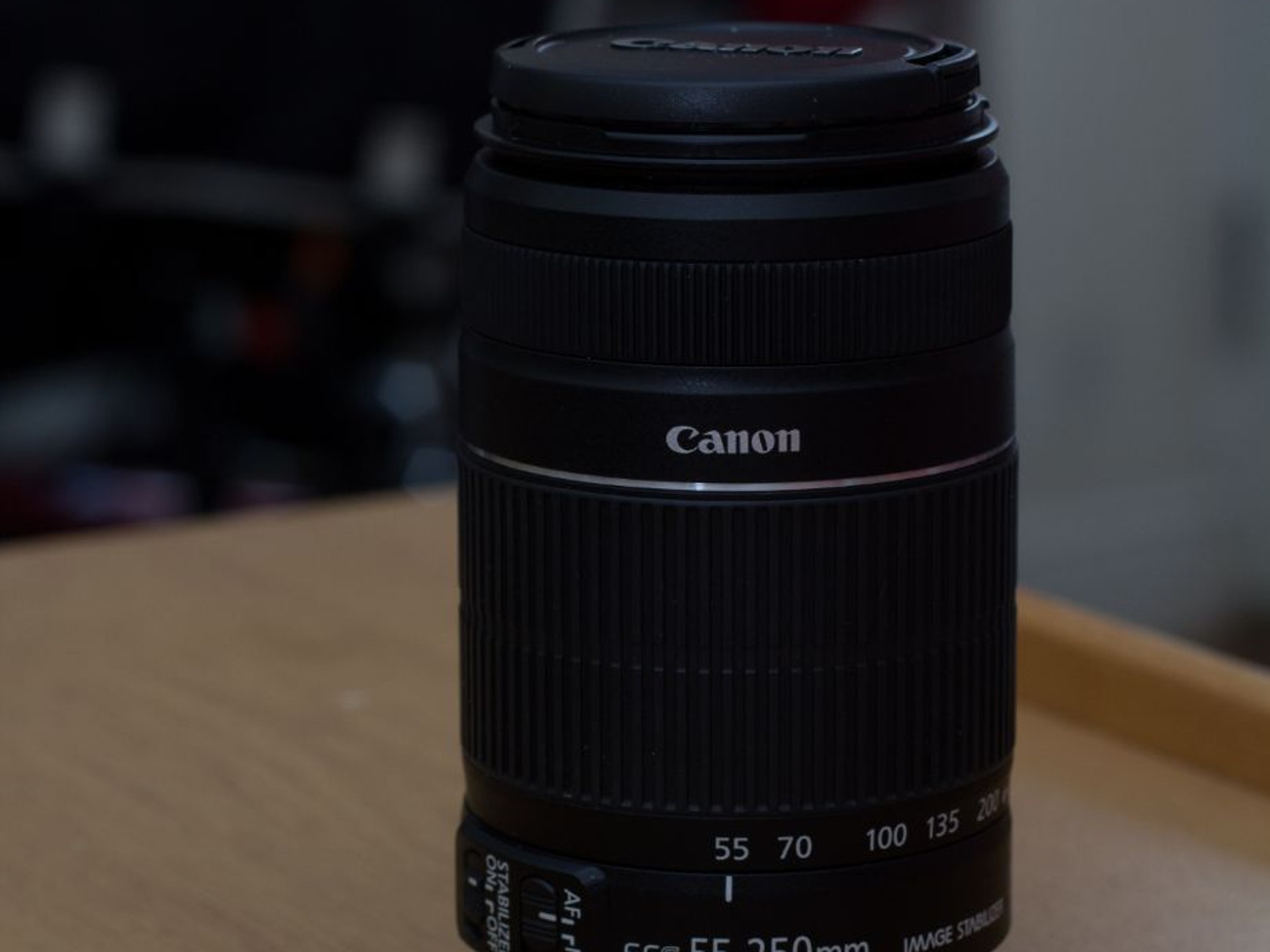 Canon zoom lens ef-s 55-250mm f/4-5.6 is ii