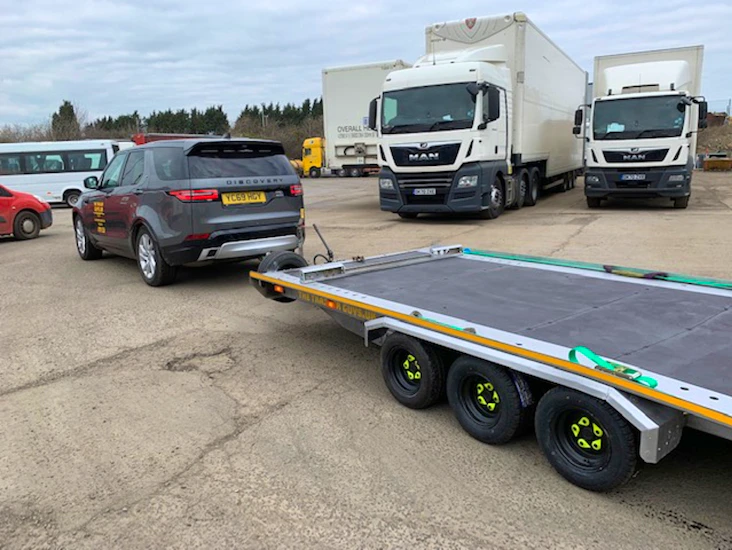Car transporter trailer