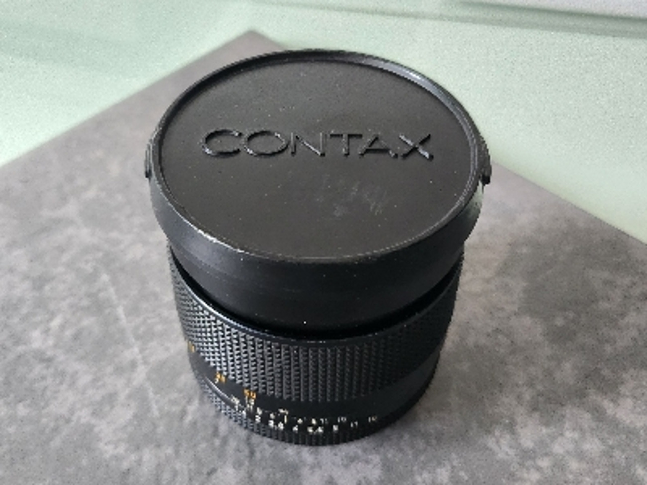 Carl zeiss f1.4 85mm t* planar contax