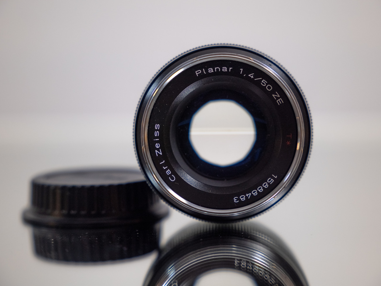 Carl zeiss planar ze 50mm f/1.4 prime lens ef mount