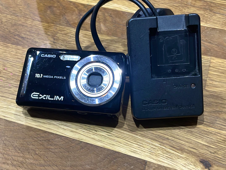 Casio 10.1mp exilm slr camera