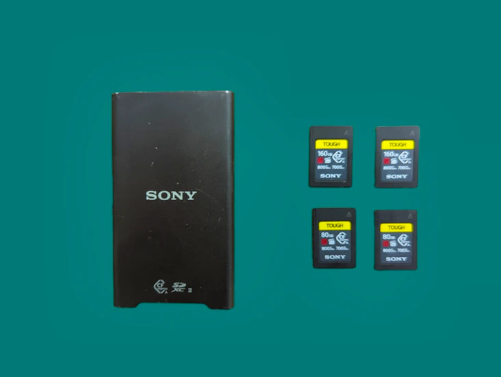 Cf express a / sd reader and 180, 80 gb cf express a cards