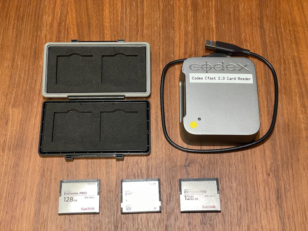 Cfast 2.0 (3 x 128gb) cards + codex reader sandisk extreme pro  (arri mini, bmpcc)