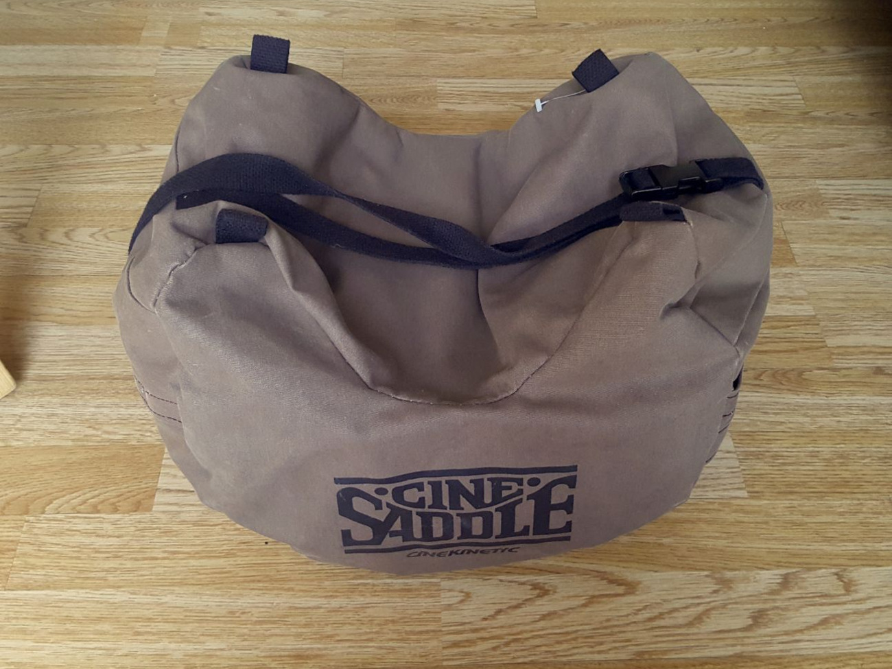 Cinekinetic cinesaddle large - camera saddle bag
