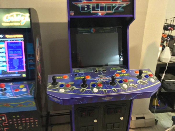 Classic stand up arcade ms pac-man/galaga and nfl blitz